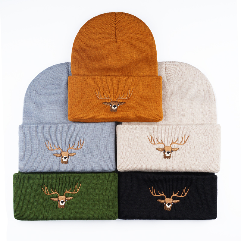 Czapka dziergana z haftowaną g – Hunting Outdoor Christmas Decorations recenzja i cena